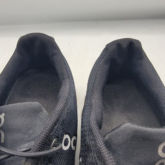 On Cloud 5 Womens 8 Black Running Shoes Athletic Causal Comfort Lightweight - Picture 9 of 14